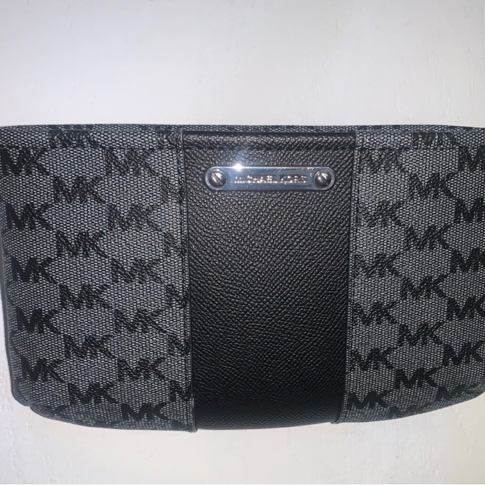 MICHAEL KORS FANNY PACK